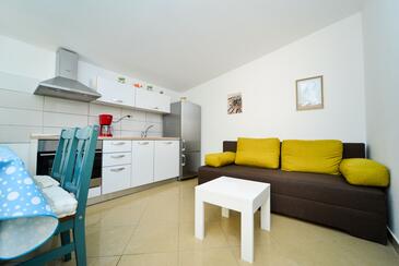 Family-friendly apartments with swimming pool Biograd na Moru, Biograd - 8370