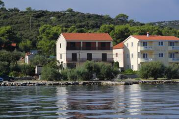 Apartment with terrace Tkon, North Dalmatia