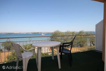 Appartamenti e camere accanto al mare Tuconio - Tkon, Pasman - 8377