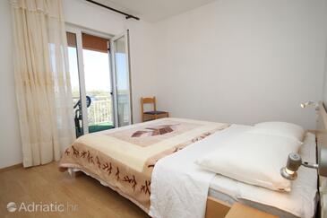 Apartments and rooms by the sea Tkon, Pašman - 8377