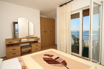 One bedroom apartment Tkon, Pašman (A-8377-b)