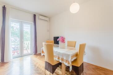 Leiligheter ved sjøen Duce, Omis - 8378