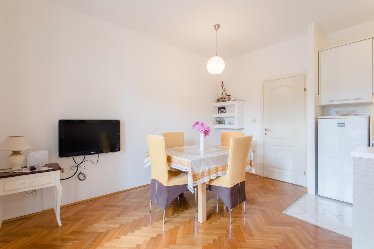 A-8378-a - Privatunterkunft - Ferienwohnungen am Meer Duce, Omis