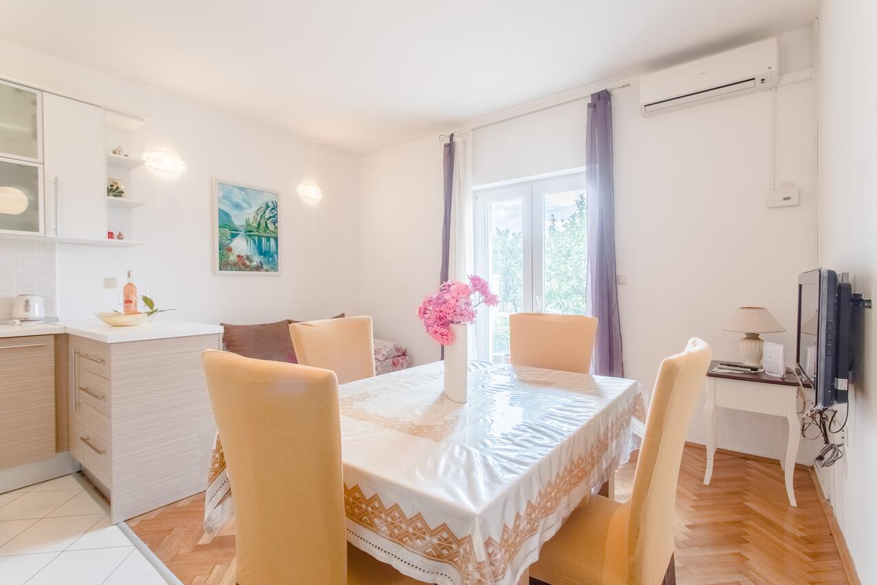 A-8378-a - Privatunterkunft - Ferienwohnungen am Meer Duce, Omis