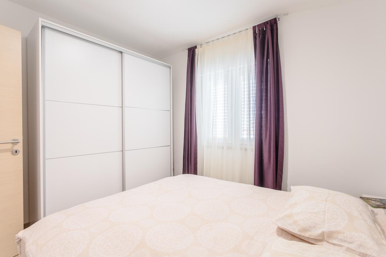 A-8378-c - Privatunterkunft - Ferienwohnungen am Meer Duce, Omis