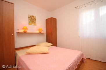 Ferienwohnungen am Meer Preko, Ugljan - 8384