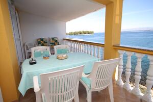 Three bedroom apartment Preko Three bedroom apartment Preko, Ugljan (A-8384-c)