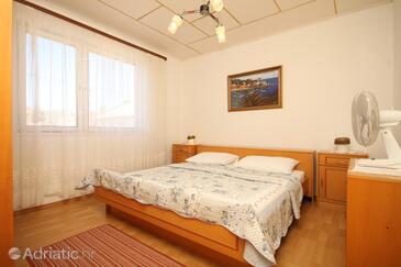 Ferienhaus mit Parkplatz Lukoran, Ugljan - 8385