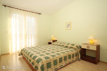 Apartments by the sea Kukljica, Ugljan - 8400