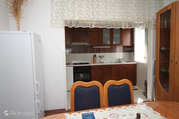 Ferienwohnungen mit Parkplatz Ugljan - 8404