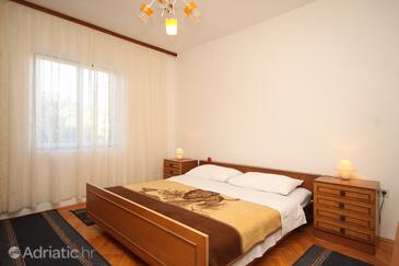 Appartamenti accanto al mare Tuconio - Tkon, Pasman - 8410