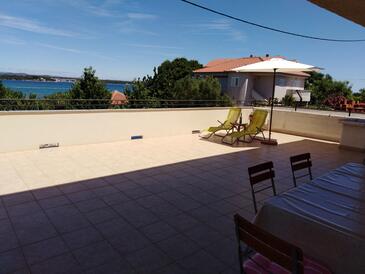 Appartamenti accanto al mare Tuconio - Tkon, Pasman - 8410