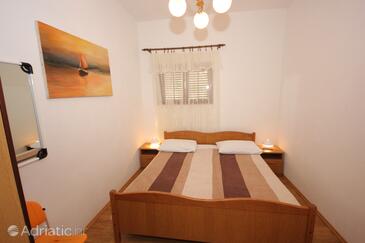 Appartamenti con parcheggio Oltre - Preko, Ugliano - Ugljan - 8417