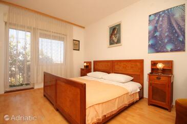 Apartmaji ob morju Ugljan - 8422