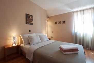 Appartamenti accanto al mare Poljana, Ugliano - Ugljan - 8432