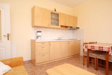 Ferienwohnungen am Meer Okrug Gornji, Ciovo - 8440