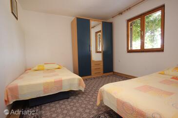 Apartments with parking space Vis - 8448