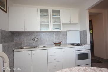 Apartments with parking space Vis - 8448