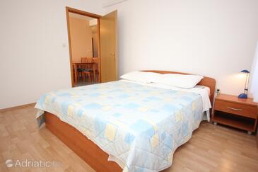 Ferienwohnungen am Meer Poljana, Ugljan - 8450