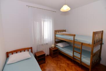 Apartments by the sea Tkon, Pašman - 8455