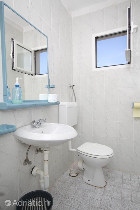 A-8464-a - Private accommodation - Apartments and rooms by the sea Mrljane, Pašman