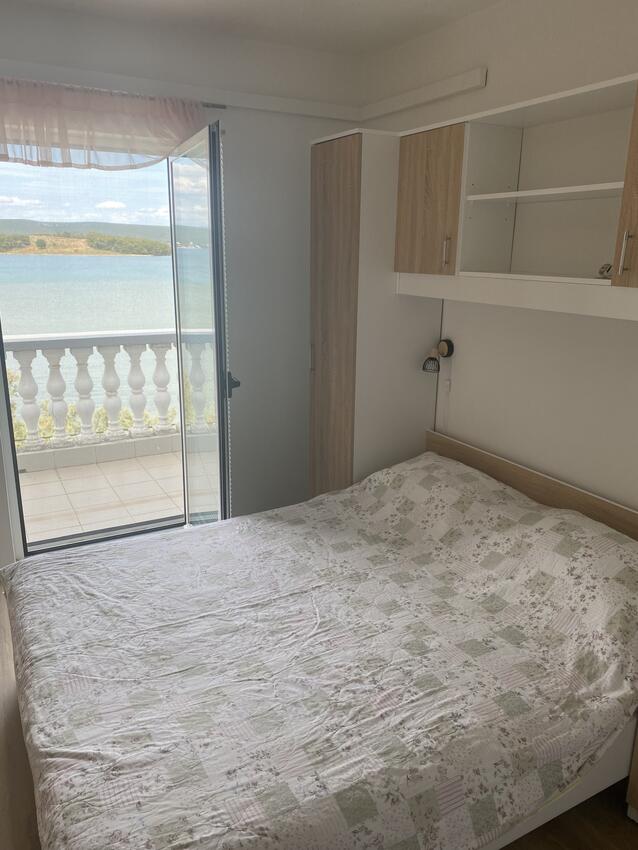 A-8464-a - Private accommodation - Apartments and rooms by the sea Mrljane, Pašman