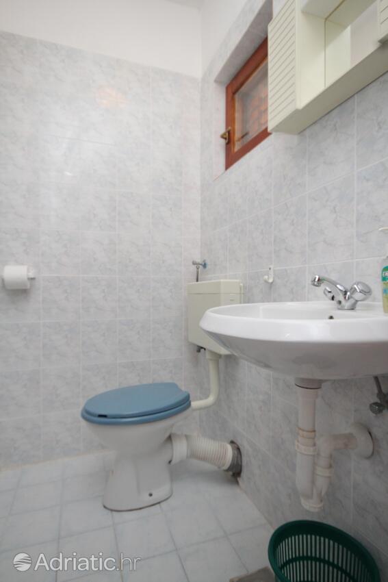 S-8464-a - Private accommodation - Apartments and rooms by the sea Mrljane, Pašman