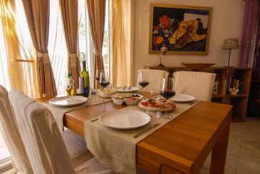 Apartmaji ob morju Ugljan - 8468