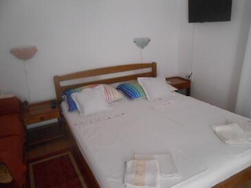 Apartmani s parkingom Poljana, Ugljan - 8473