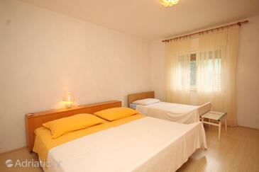 Ferienwohnungen mit Parkplatz Ugljan - 8479