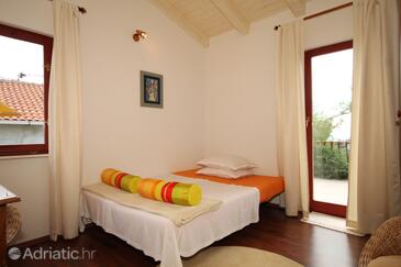 Appartements avec parking Rukavac, Vis - 8489