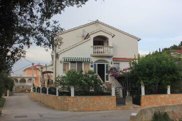 Apartments with terrace Kukljica, North Dalmatia