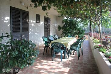 Appartamenti accanto al mare Muline, Ugliano - Ugljan - 8520