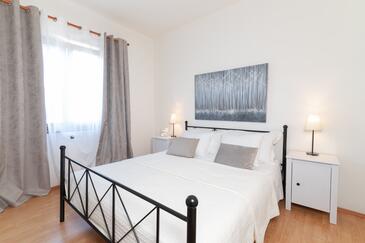 Lägenheter med parkering Muline, Ugljan - 8521