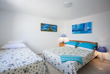 Appartamenti accanto al mare Poljana, Ugliano - Ugljan - 8523