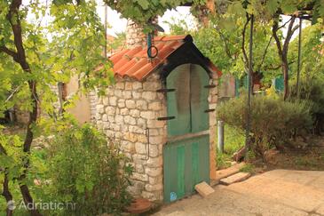 Apartmaji s parkingom Ugljan - 8527