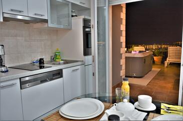 Apartamentos con parking Podstrana, Split - 8616