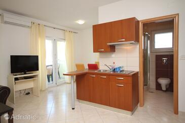 Family-friendly apartments with swimming pool Okrug Gornji, Čiovo - 8626