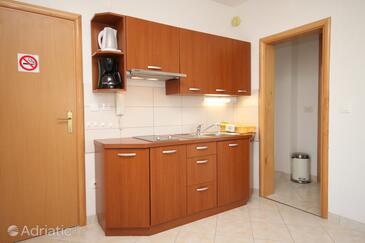 Family-friendly apartments with swimming pool Okrug Gornji, Čiovo - 8626