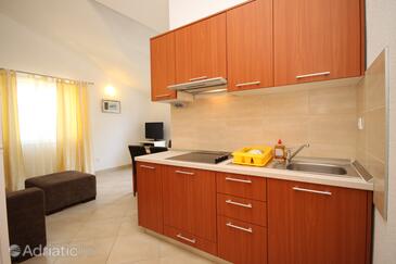 Family-friendly apartments with swimming pool Okrug Gornji, Čiovo - 8626