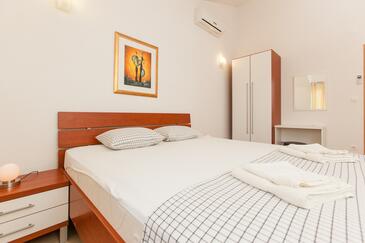 Family-friendly apartments with swimming pool Okrug Gornji, Čiovo - 8626