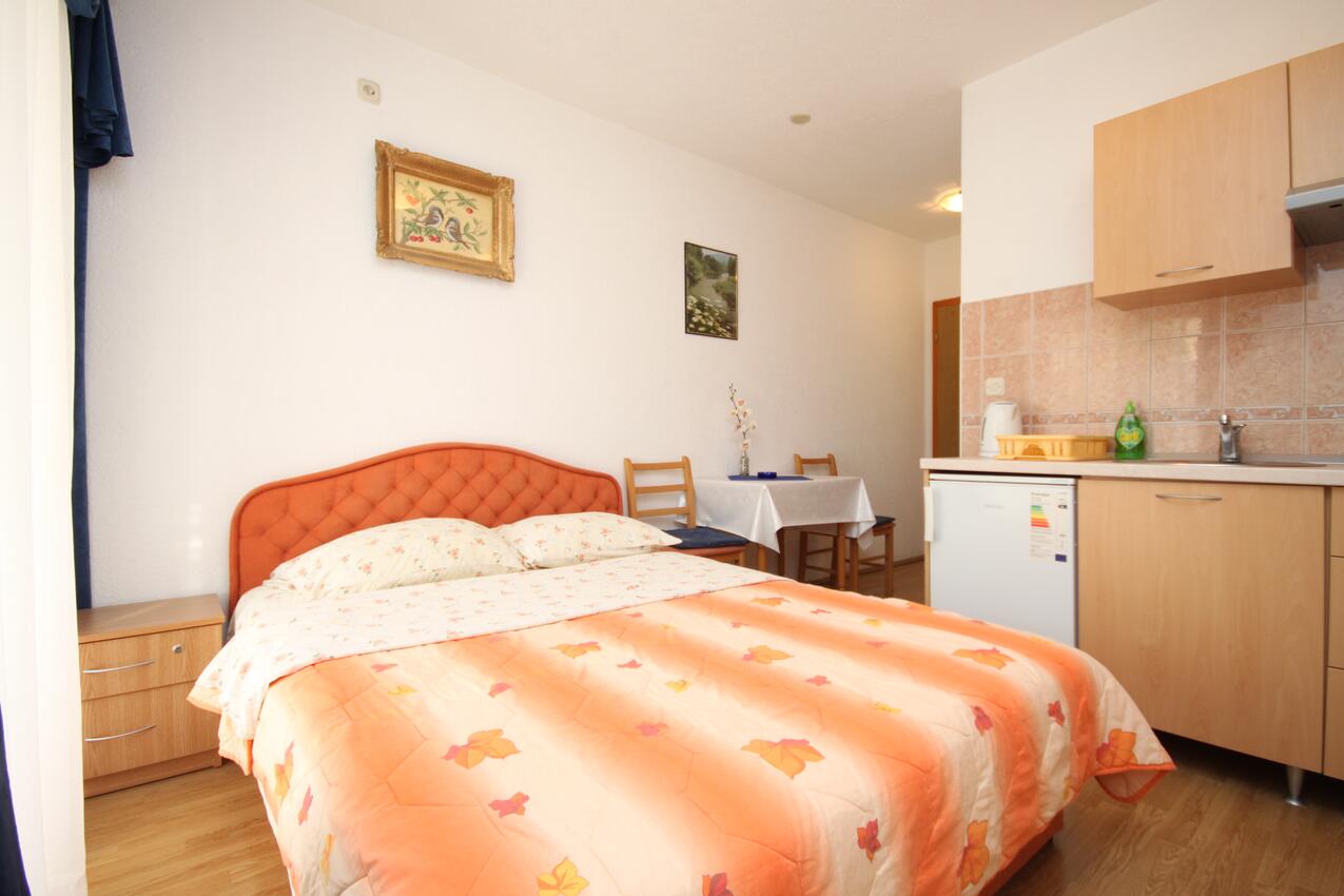 AS-8627-g - Private accommodation - Apartments by the sea Kaštel Kambelovac, Kaštela