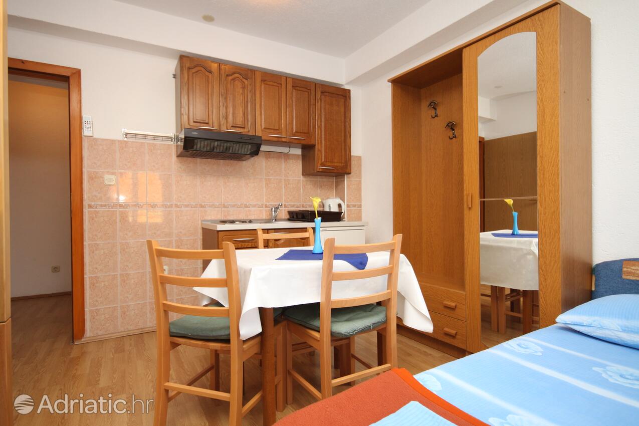 AS-8627-i - Private accommodation - Apartments by the sea Kaštel Kambelovac, Kaštela