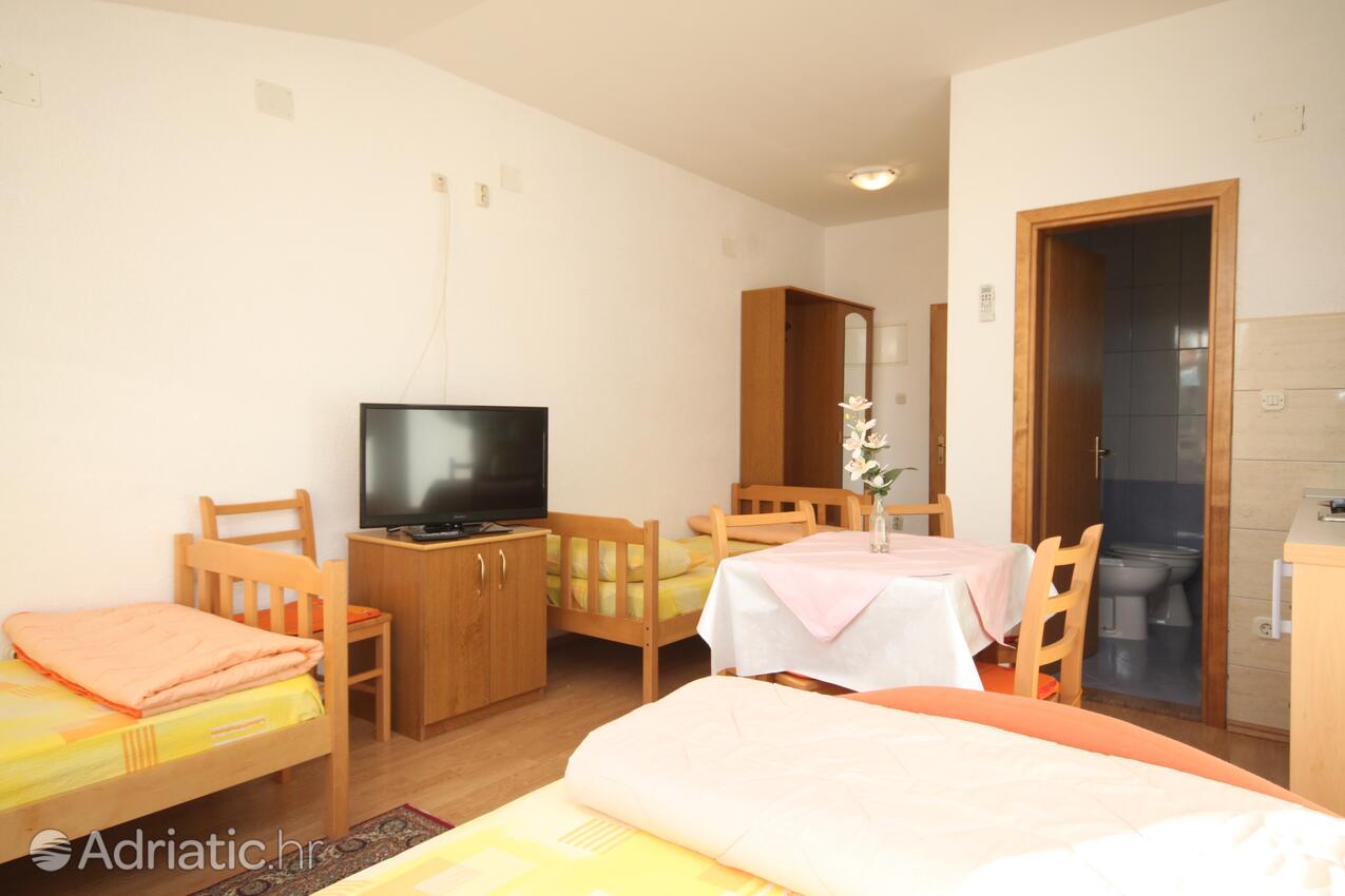 AS-8627-k - Private accommodation - Apartments by the sea Kaštel Kambelovac, Kaštela