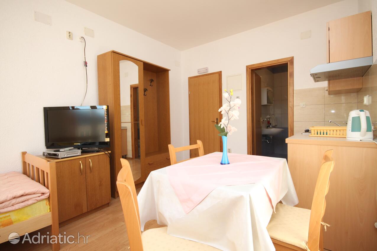 AS-8627-l - Private accommodation - Apartments by the sea Kaštel Kambelovac, Kaštela