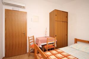 Studio flat Kaštel Kambelovac Studio flat Kaštel Kambelovac, Kaštela (AS-8627-o)