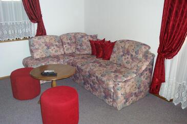 Apartmaji s parkingom Povlja, Brač - 8628