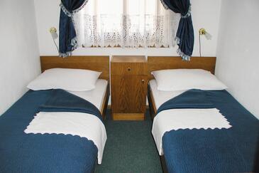 Ferienwohnungen mit Parkplatz Povlja, Brac - 8628