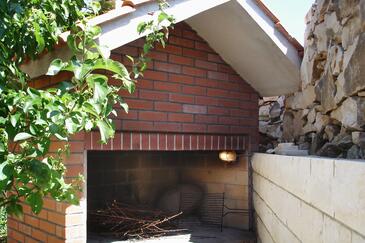 Ferienwohnungen mit Parkplatz Povlja, Brac - 8628