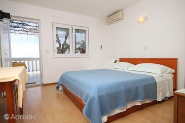 Apartments and rooms by the sea Podstrana, Split - 8635